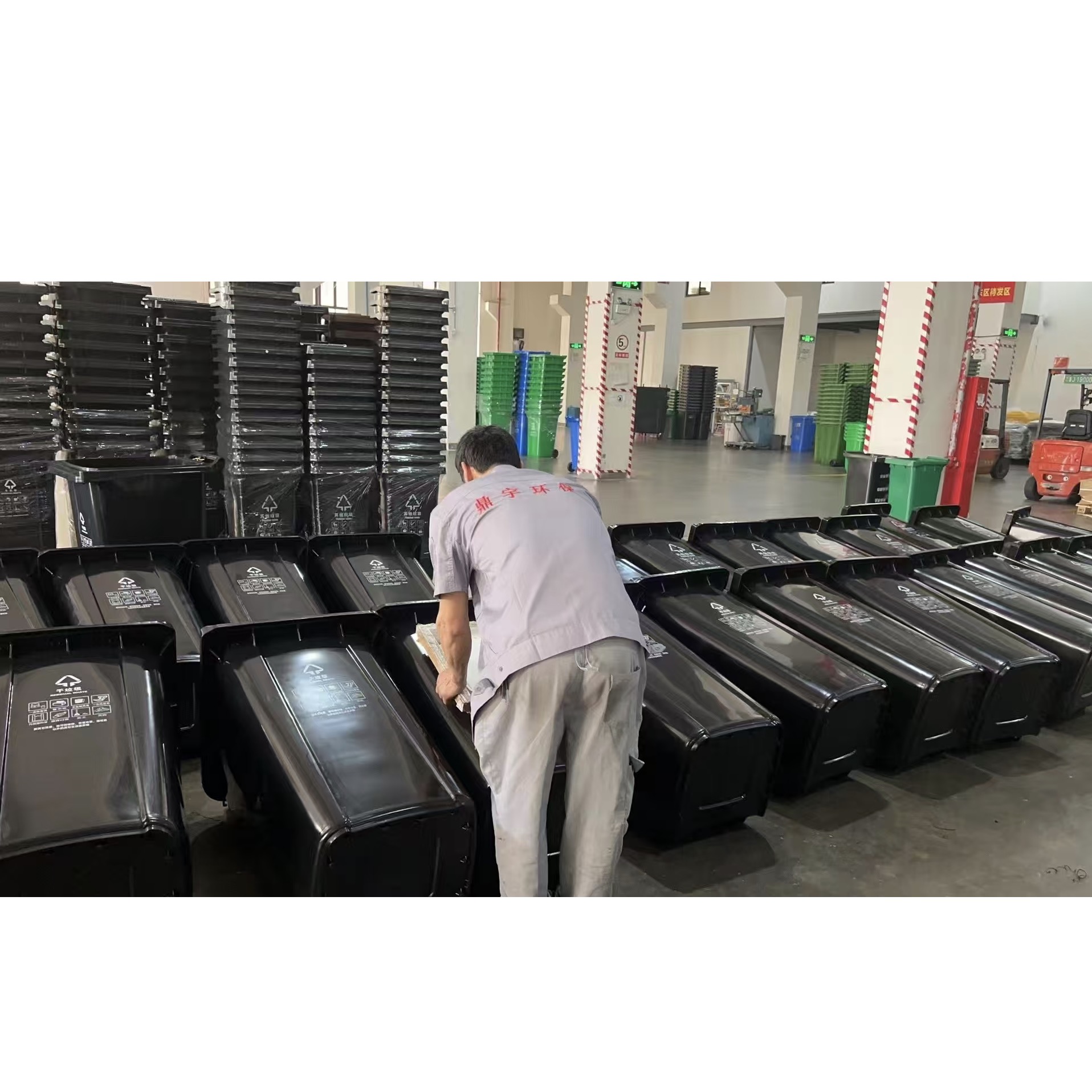 青島垃圾桶批發(fā)廠(chǎng)家直銷(xiāo)